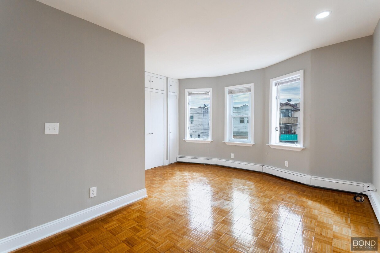 Foto principal - Charming Large Studio Apartment in the Heart of Maspeth