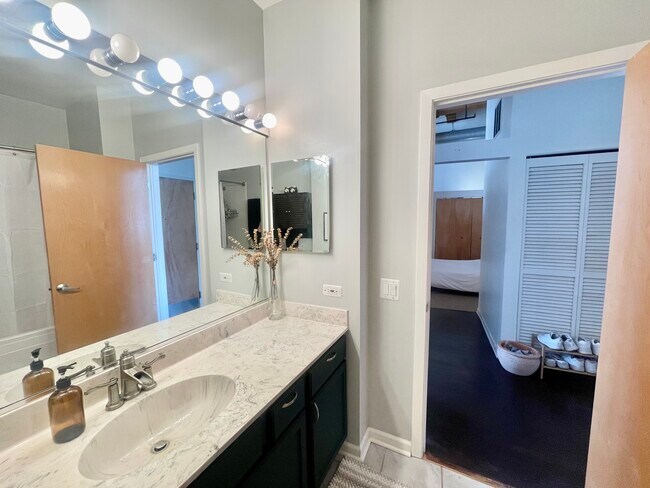 Foto del edificio - 1935 N Fairfield Ave