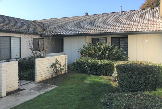Foto del edificio - Spacious 3-Bed, 2-Bath Condo in Clovis wit...
