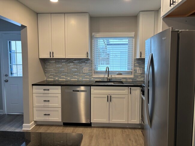 Foto del edificio - 5552 Lyman Ave