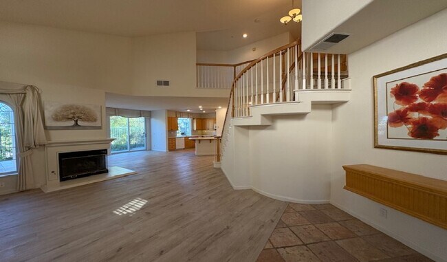 Foto del edificio - 5630 Highcrest Ct