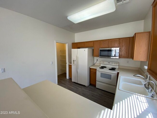 Foto del edificio - Spacious 3 Bedroom, 2.5 Bath in Phoenix