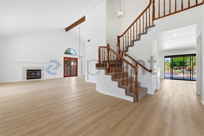 Building Photo - 6863 De Grazia Rd