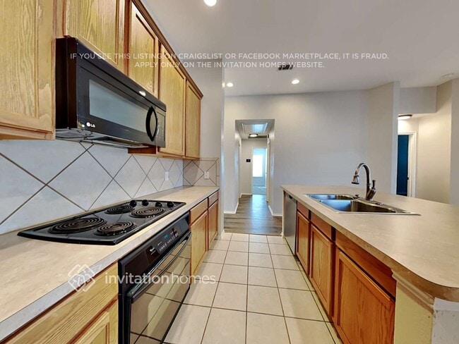 Building Photo - 253 Hilltop Dr