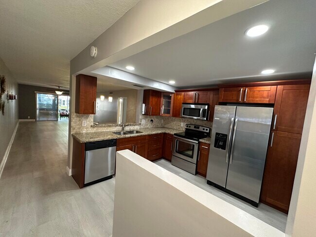 Building Photo - 2201 Lucaya Bend