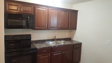 Building Photo - 8919 London St