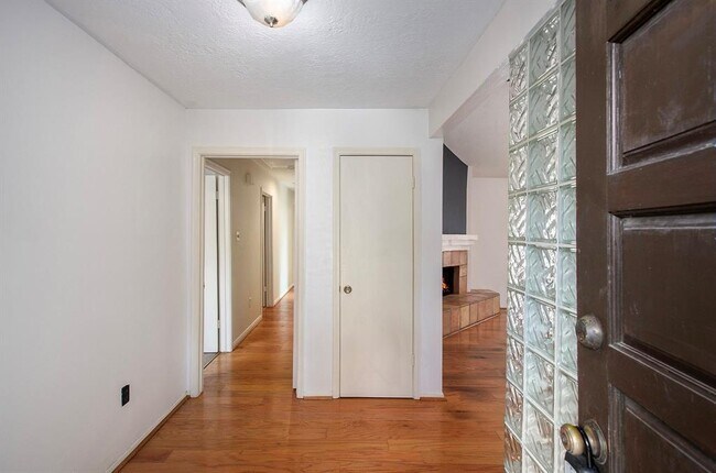 Building Photo - 5026 Spring Forest Dr