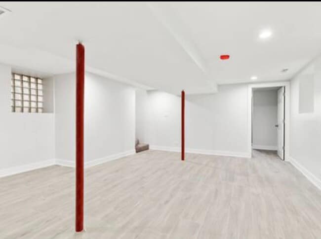 Building Photo - 3053 E 79th St