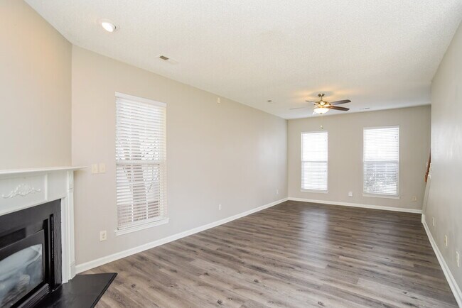 Building Photo - 10033 Brawley Ln