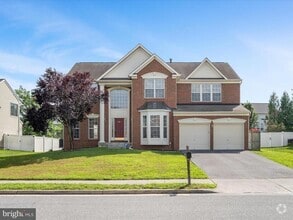 Building Photo - 207 MacKenzie Ln