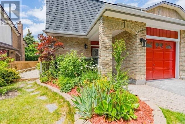 Building Photo - 48 Lawndale Crescent