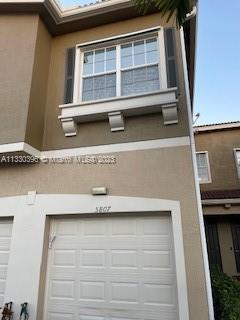 Foto principal - 5807 Hampton Hills Blvd