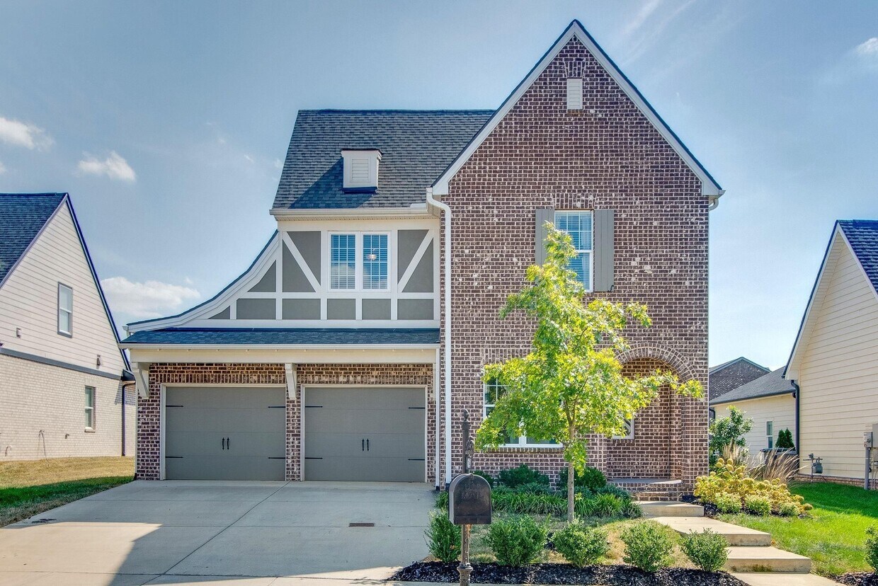 Foto principal - 624 Sire Ave