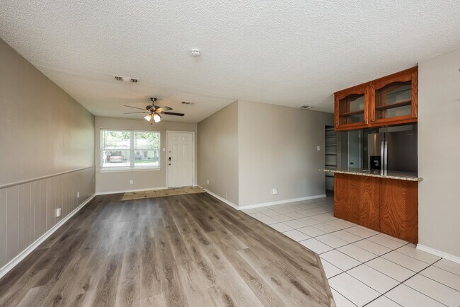 Foto del edificio - 1214 Ashland Dr