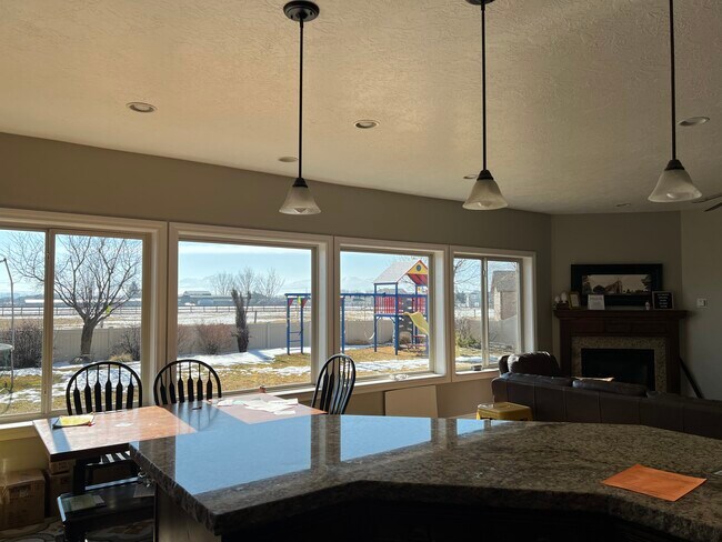 Building Photo - 2988 Stonebridge Dr
