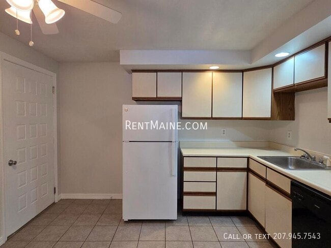 Foto del edificio - 20 Tall Pines Dr