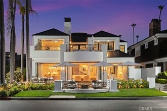 Building Photo - 2401 Bayshore Dr