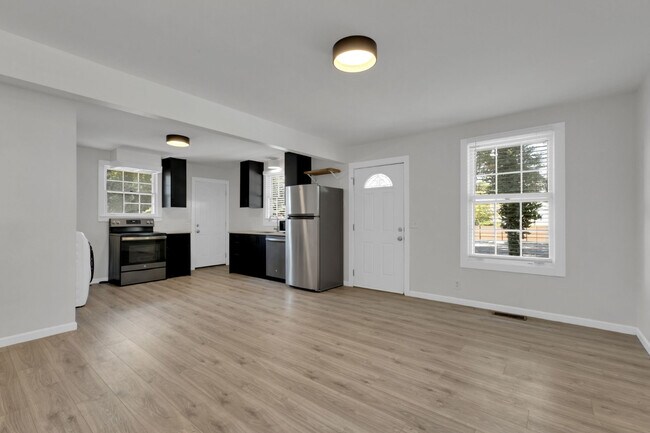 Foto del edificio - Renovated Duplex in Prime Walkable 12 South Location!