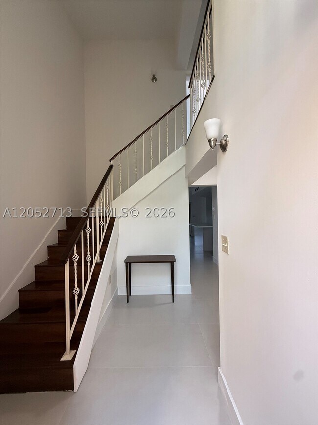 Building Photo - 14293 Kendale Lakes Dr