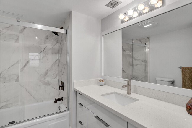 Foto del edificio - 2780 NE 183rd St