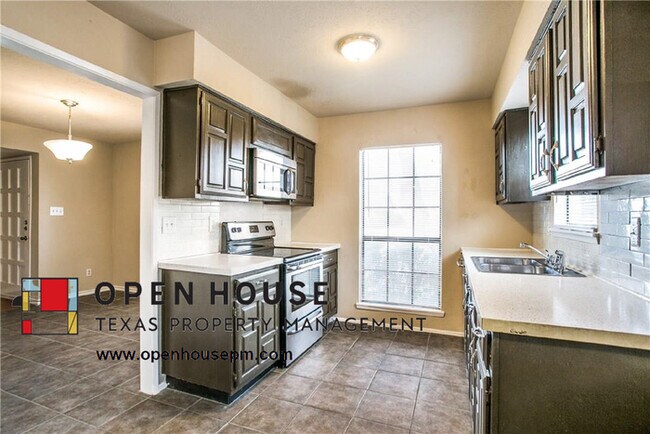 Foto del edificio - 824 Grand Teton Dr Plano