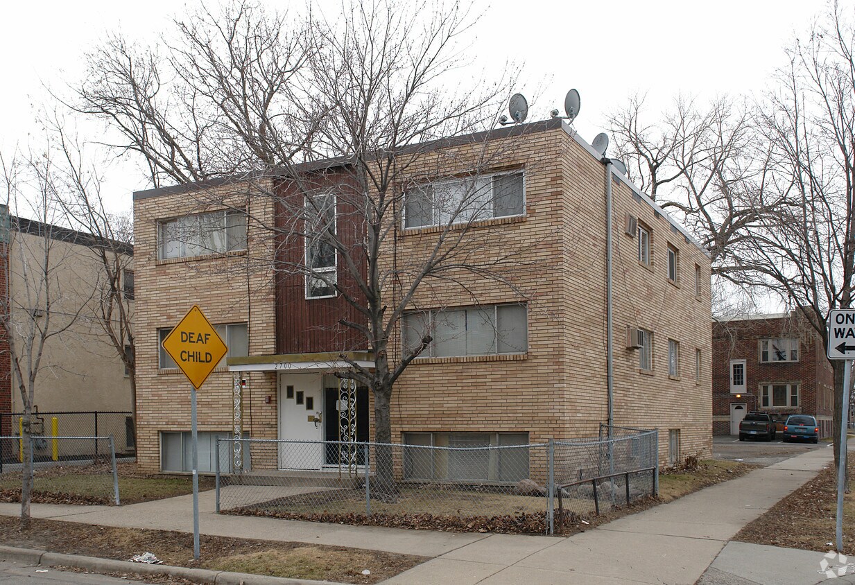 Building Photo - 2700 Grand Ave S