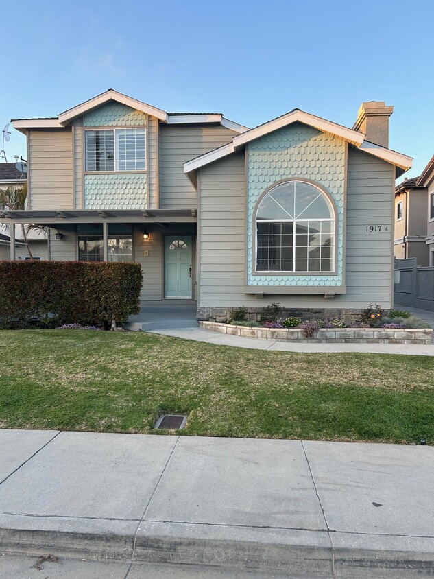 Front of House - 1917 Warfield Ave