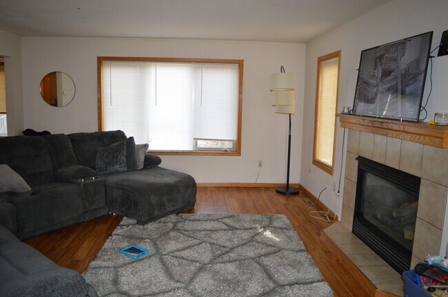 Foto del edificio - 1043 N Thompson Dr
