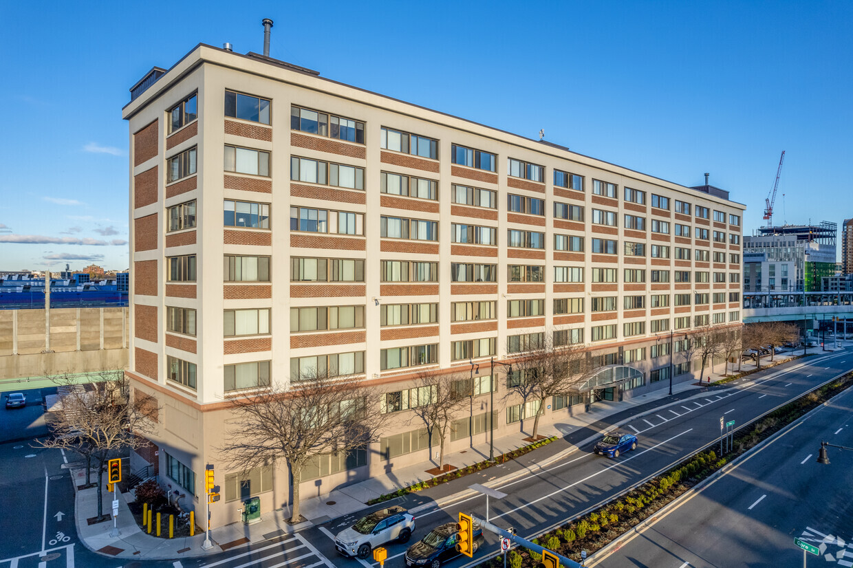 Primary Photo - Glass Factory Condominiums