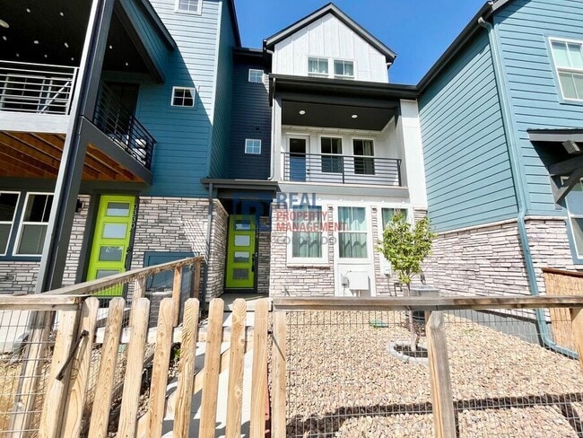 Photo - 10334 Milwaukee Cir Townhome