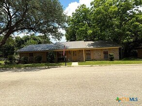 Building Photo - 203 Memorial Dr