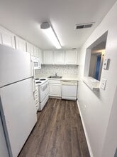 Building Photo - 2539 N Alafaya Trail