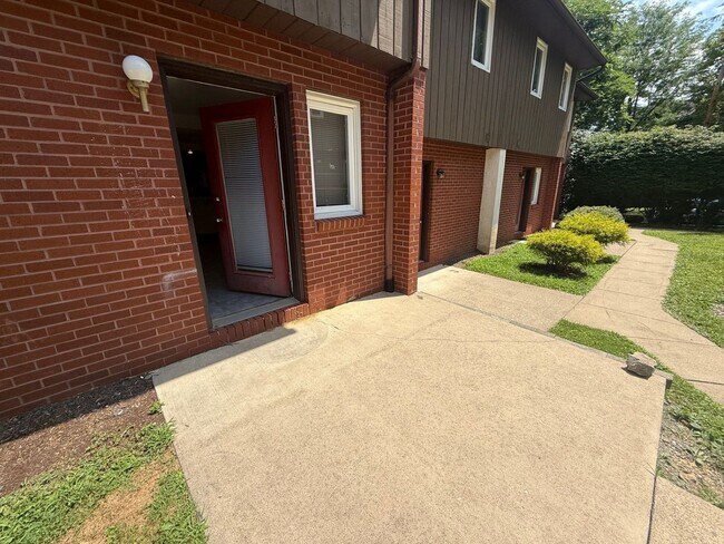 Foto del edificio - Fall Semester Lease Available! 2 Bedroom T...