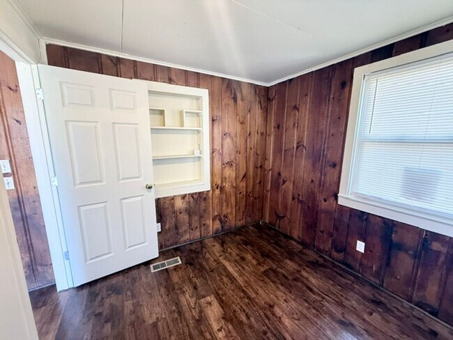 Foto del edificio - 4 Bedroom Single Family Home in West Haven