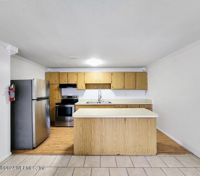Building Photo - 6412 New Kings Rd