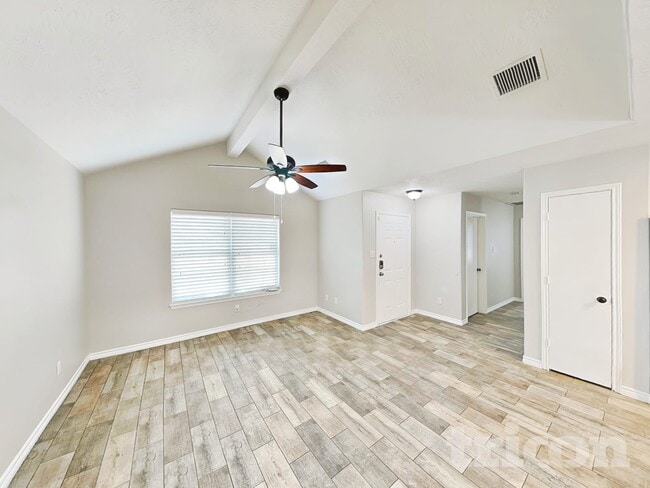 Foto del edificio - 16229 Summerset Estates Blvd