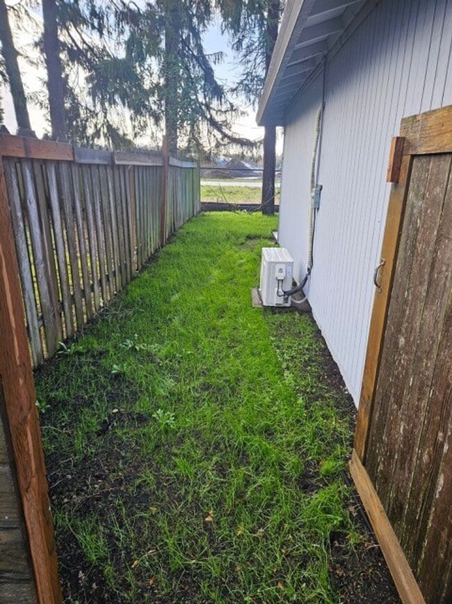 Building Photo - Charming 2-Bedroom Home with Garage in Prime Gresham Location