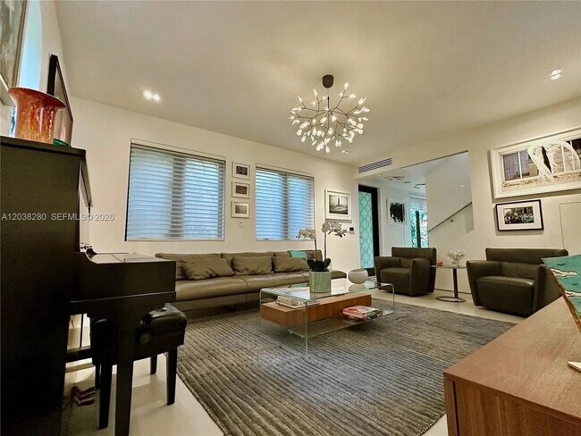 Foto del edificio - 455 Amalfi Ave