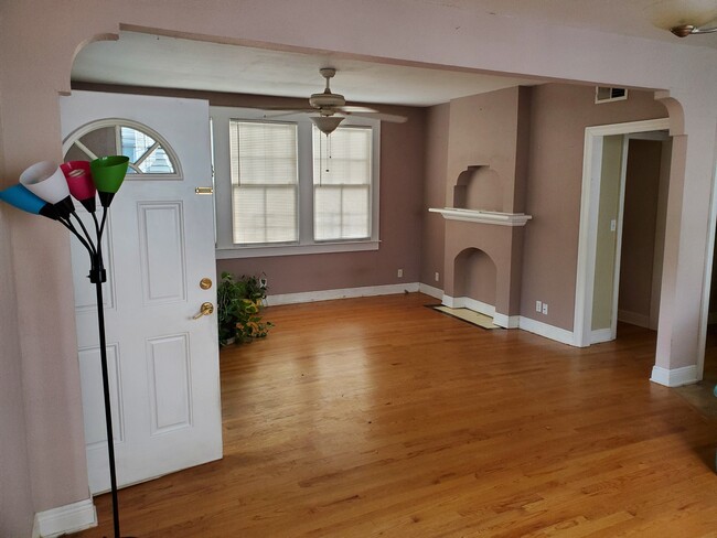 Building Photo - 4625 Dart St