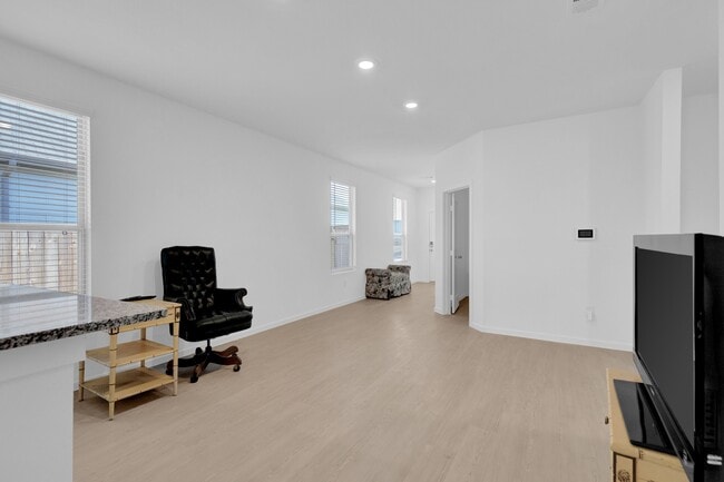 Building Photo - 319 Bismuth Dr