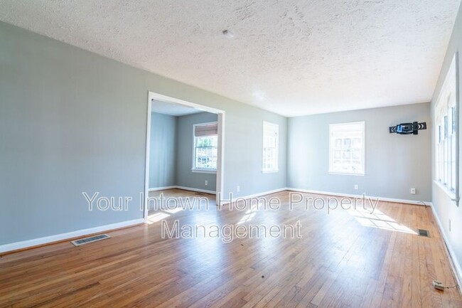 Building Photo - 940 Ormewood Terrace SE