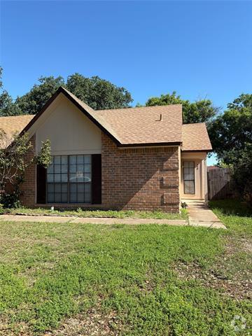 Building Photo - 658 Stonehenge Dr