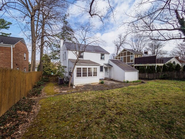 Building Photo - 5208 Glenwood Rd