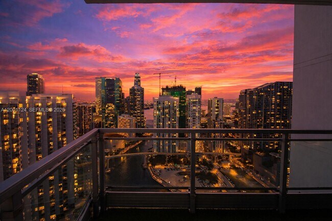 Foto del edificio - 92 SW 3rd St