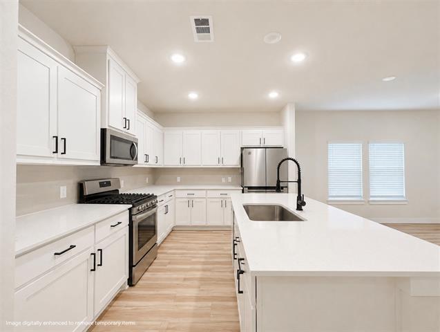 Building Photo - 631 Cari Ln