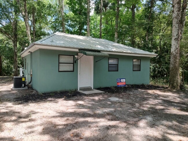 Building Photo - 217 S Tuck Point