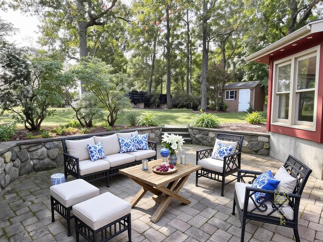 Building Photo - 33 Clearwater Rd