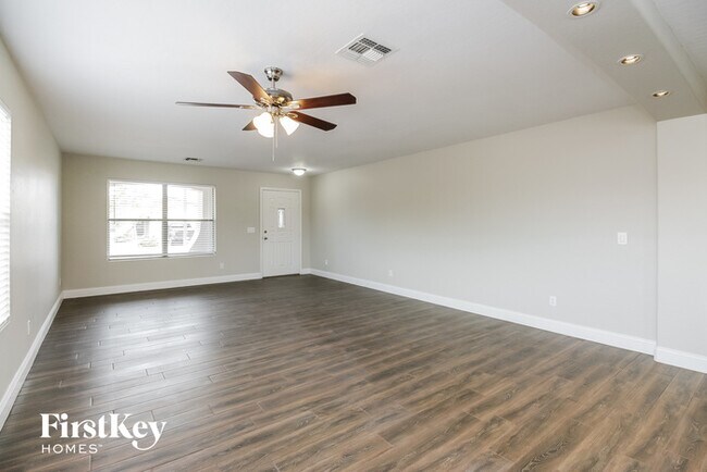 Foto del edificio - 2863 W San Carlos Ln