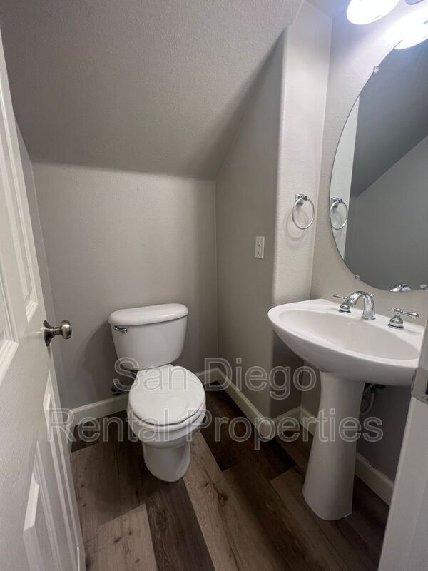 Building Photo - 4108 Peninsula Dr
