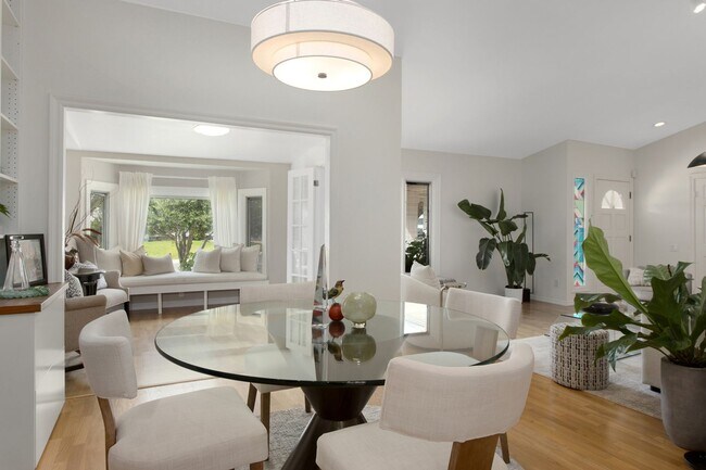 Building Photo - 917 Orchid Way